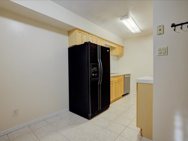 Building Photo - Charming 2-Bedroom, 2-Bath Home with Community Pool