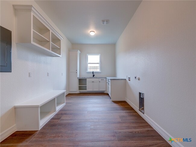 Building Photo - 505 Magan Ln