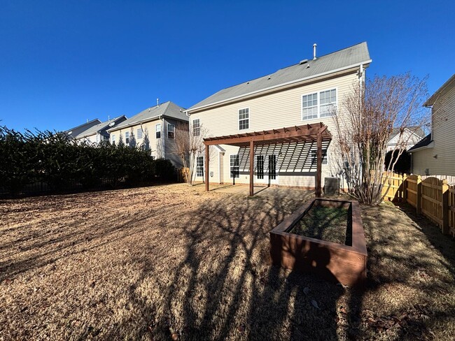 Building Photo - Stunning 5-Bedroom House near Stallings with Fenced in Yard