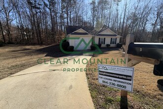 Building Photo - MOVE-IN SPECIAL! FREE RENT!