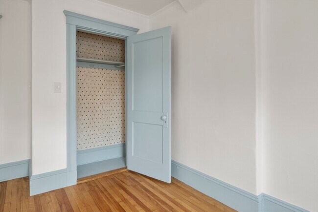 Building Photo - 69 Endicott St