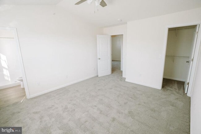 Building Photo - 101 Pacer Dr