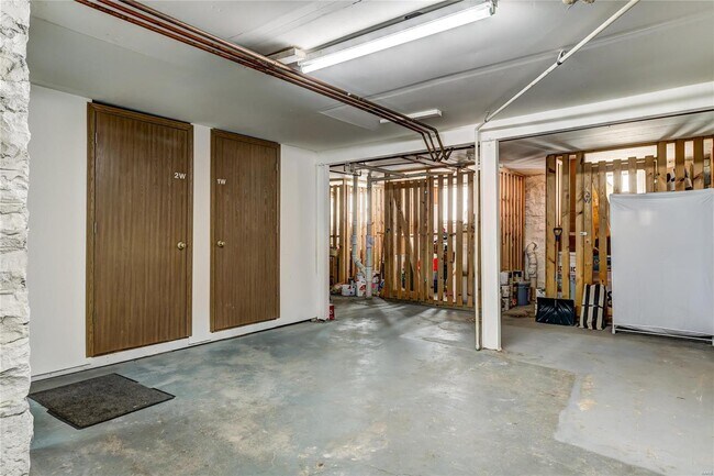 Building Photo - 7331 Forsyth Blvd