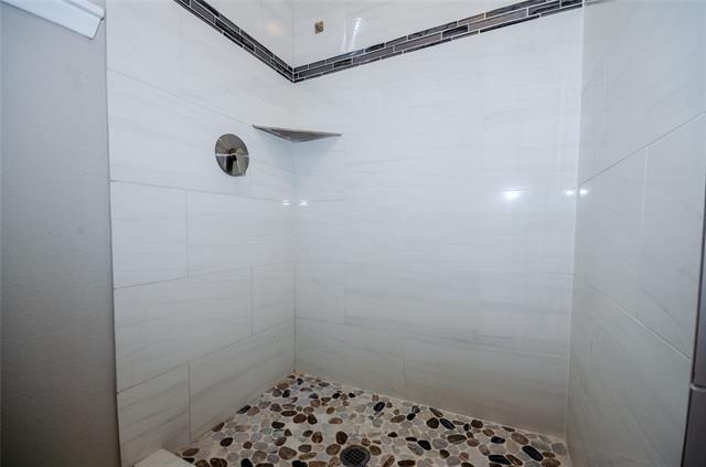 Building Photo - 104 Cole St