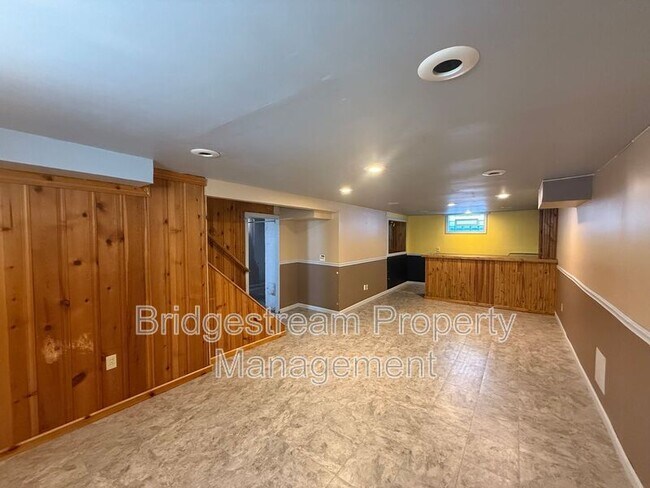 Building Photo - 4040 Elliot Ave