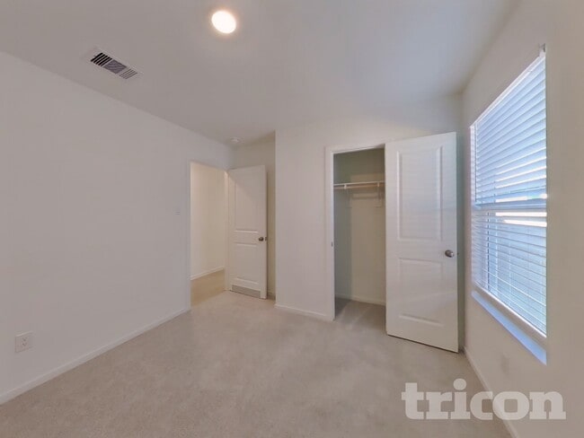 Building Photo - 13035 Shells Ln