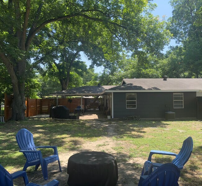 Building Photo - 2167 Gruene Rd