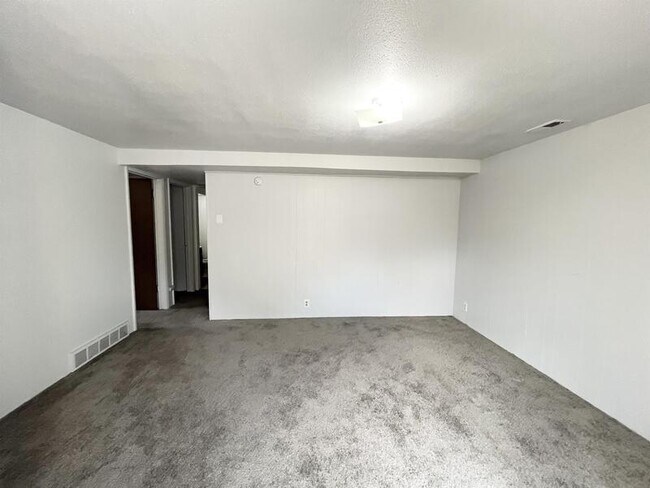 Building Photo - 1265 Crandall Ave S