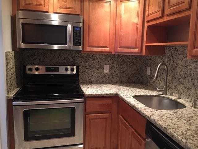 Building Photo - 4154 Inverrary Dr