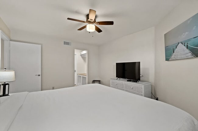 Building Photo - 17155 FL-30