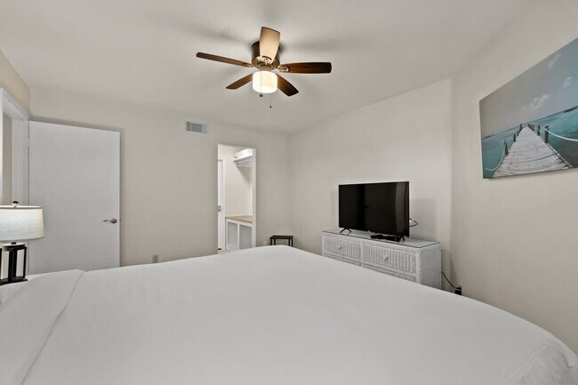 Building Photo - 17155 Florida 30-SI ID1354915P