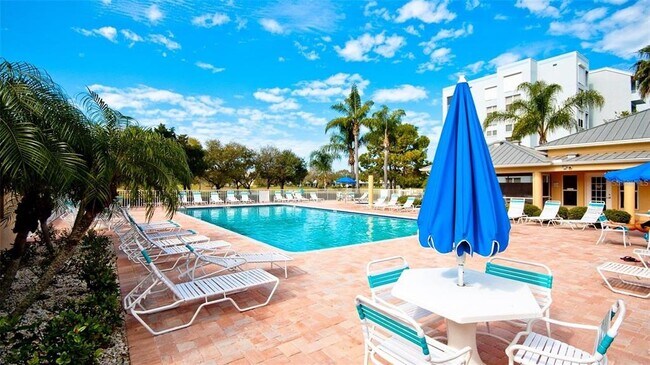 Building Photo - 4220 Pinebrook Cir