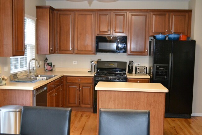 Building Photo - 2990 Peachtree Cir