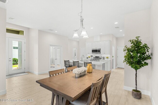 Building Photo - 7969 Cache Crk Ln