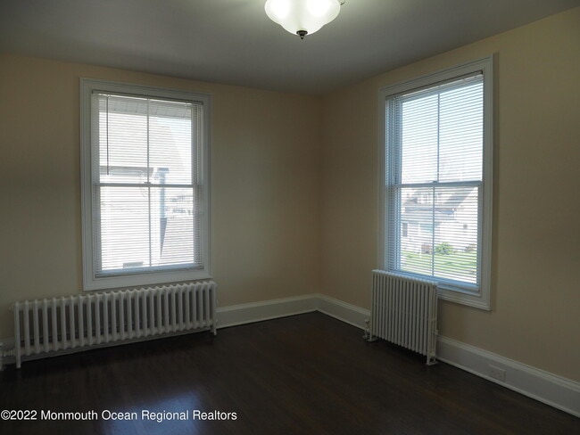 Building Photo - 74 Norwood Ave