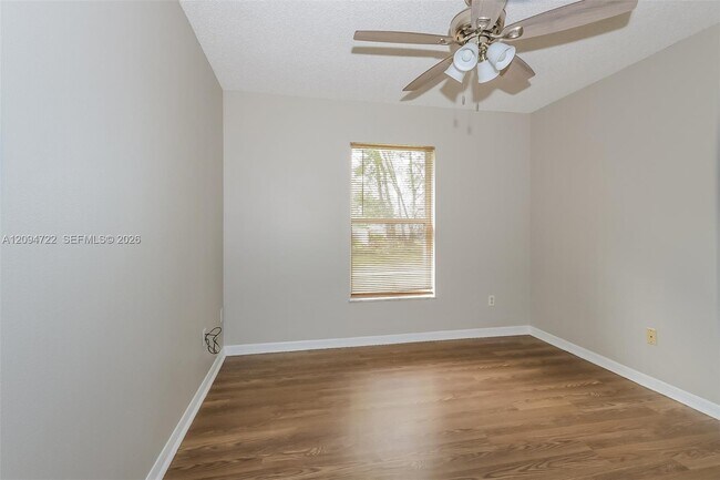 Building Photo - 506 NW Ferris Dr