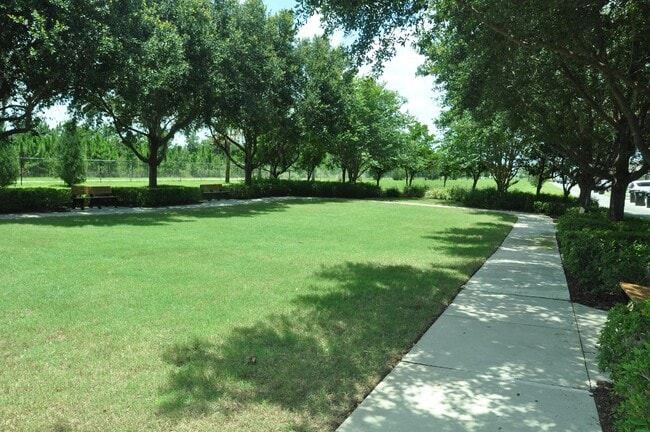 Building Photo - 7948 Edgewood Forest Dr