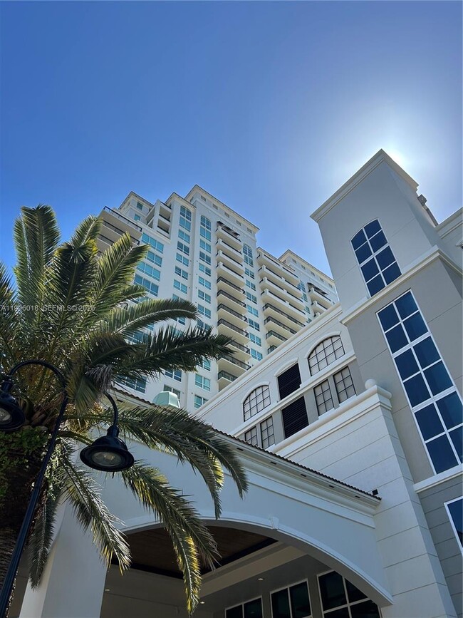 Building Photo - 600 W Las Olas Blvd