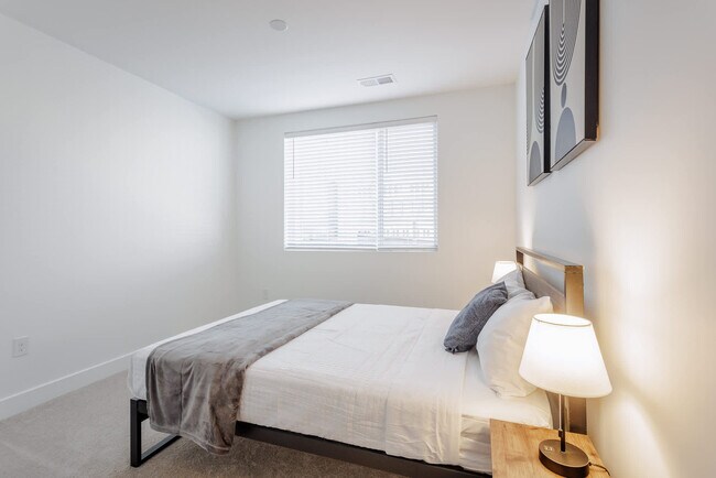 Building Photo - 228 Pike St