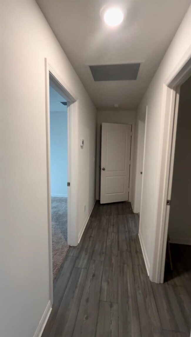 Building Photo - 5335 Entertainment Way