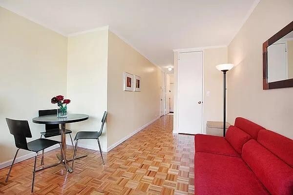 Primary Photo - 393 W 49th St