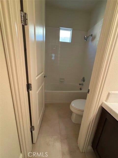 Building Photo - 18 Lark