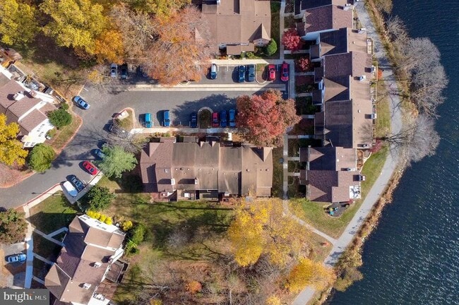 Building Photo - 7393 Swan Point Way