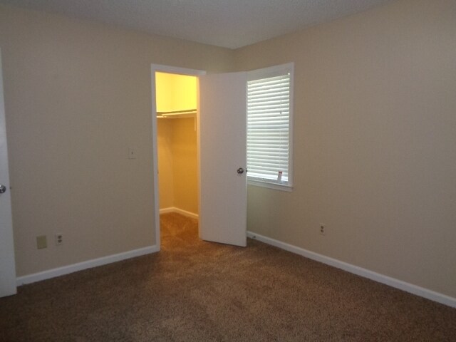 Building Photo - 3831 Innsbrook Dr