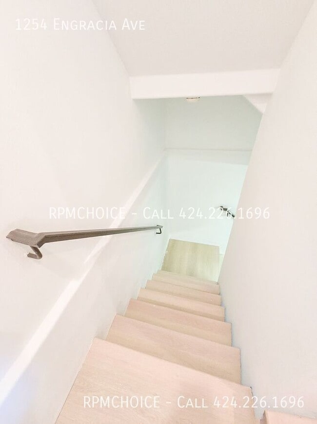 Building Photo - 1254 Engracia Ave