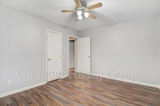 Building Photo - 1305 Robin St