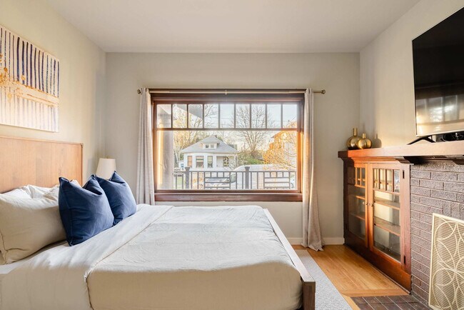 Building Photo - 3046 NE Glisan St