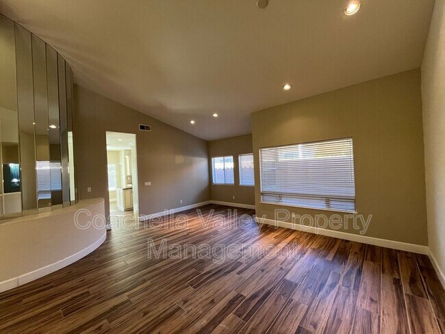 Building Photo - 77597 Carinda Ct