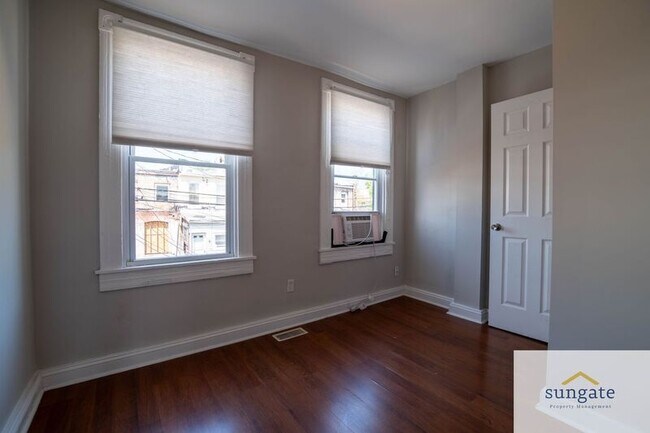 Building Photo - 1210 Sargeant St