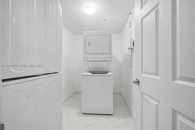 Building Photo - 8390 SW 72nd Ave