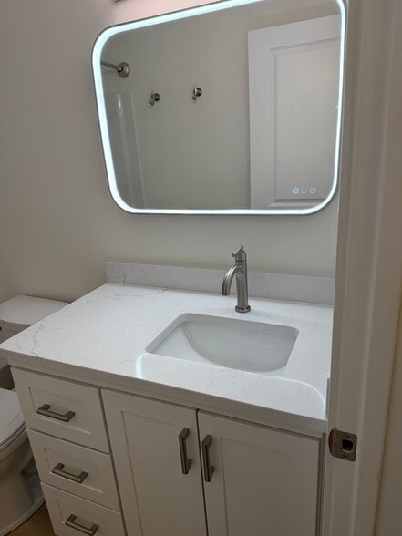 Beautiful New Vanity - 120 Creekwood Dr