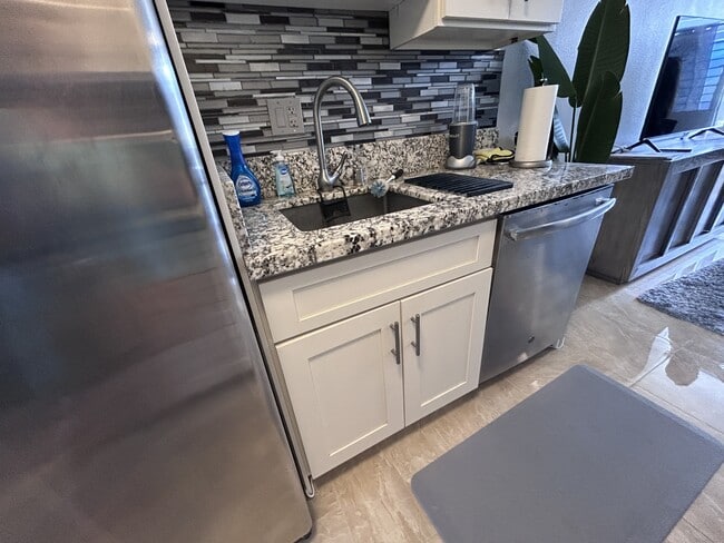 Building Photo - 84-674-965 Farrington Hwy