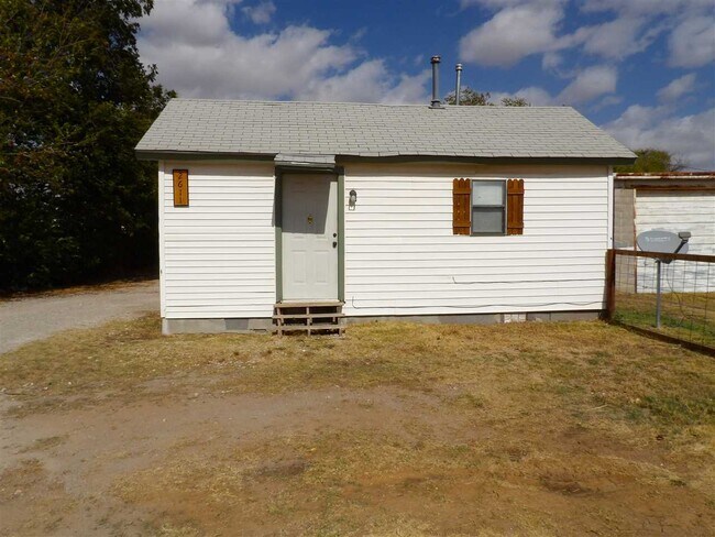 Primary Photo - 2611 SW E Ave