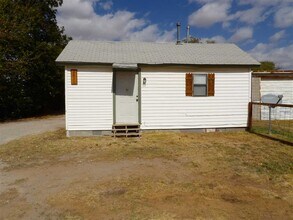 Building Photo - 2611 SW E Ave