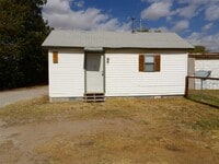 Building Photo - 2611 SW E Ave