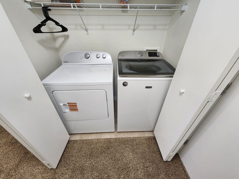 Building Photo - 2/2 Lehigh in Vistana Villas $500.00 Off First Month