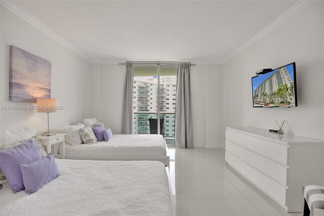 Building Photo - 19390 Collins Ave