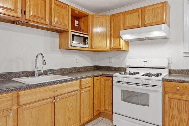 Building Photo - 45 Kinglet Dr