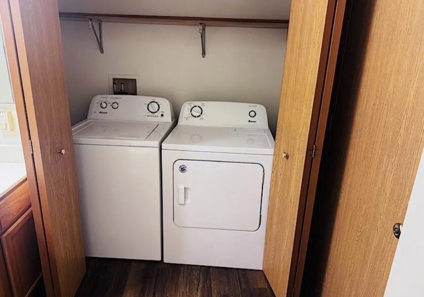 Laundry in unit - 33A Grand Canyon Dr