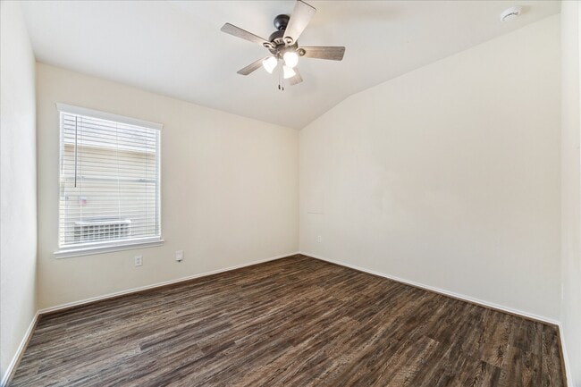 Building Photo - 19115 Wild Yaupon Dr