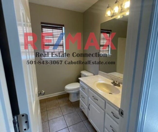 Building Photo - Sorry No Smoking and Pets Permitted with R...