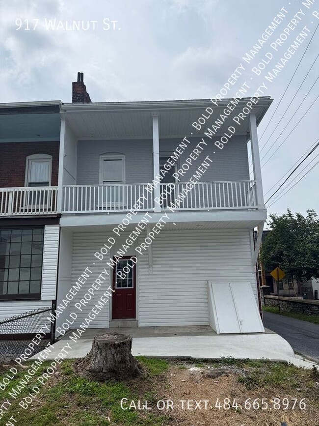 Building Photo - 917 Walnut St