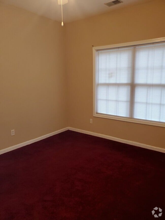 Building Photo - Beautiful 2 Bedroom 2 Bath Available 10/10...