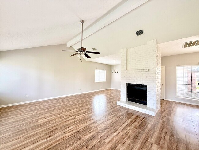 Building Photo - 12018 Swan Creek Dr