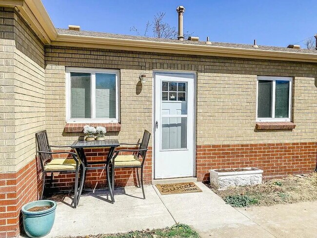 Building Photo - Fantastic 1 bedroom / 1 bath unit in Platt Park