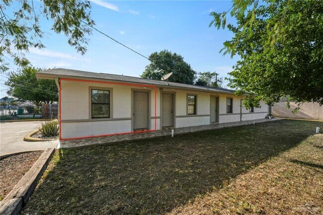 Building Photo - 213 E Sam Houston Blvd